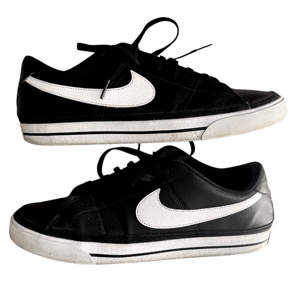 Men's Nike Court Legacy Sneakers in Black and White EUC